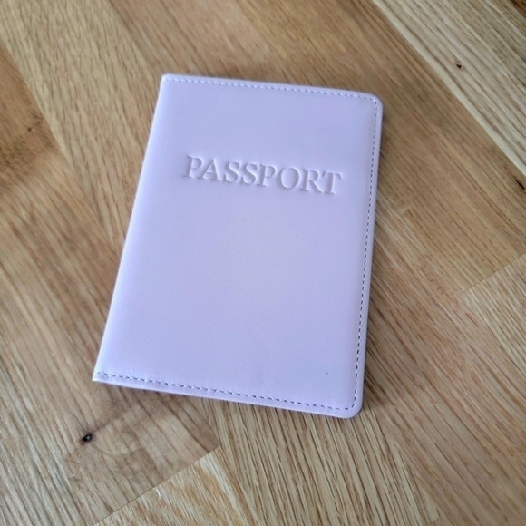 NEW - Lodis Pink Leather Passport Holder Case USA T16 - Picture 1 of 5